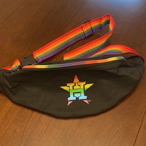 NEW never worn Houston Astros LBGTQ RAINBOW PRIDE fanny pack